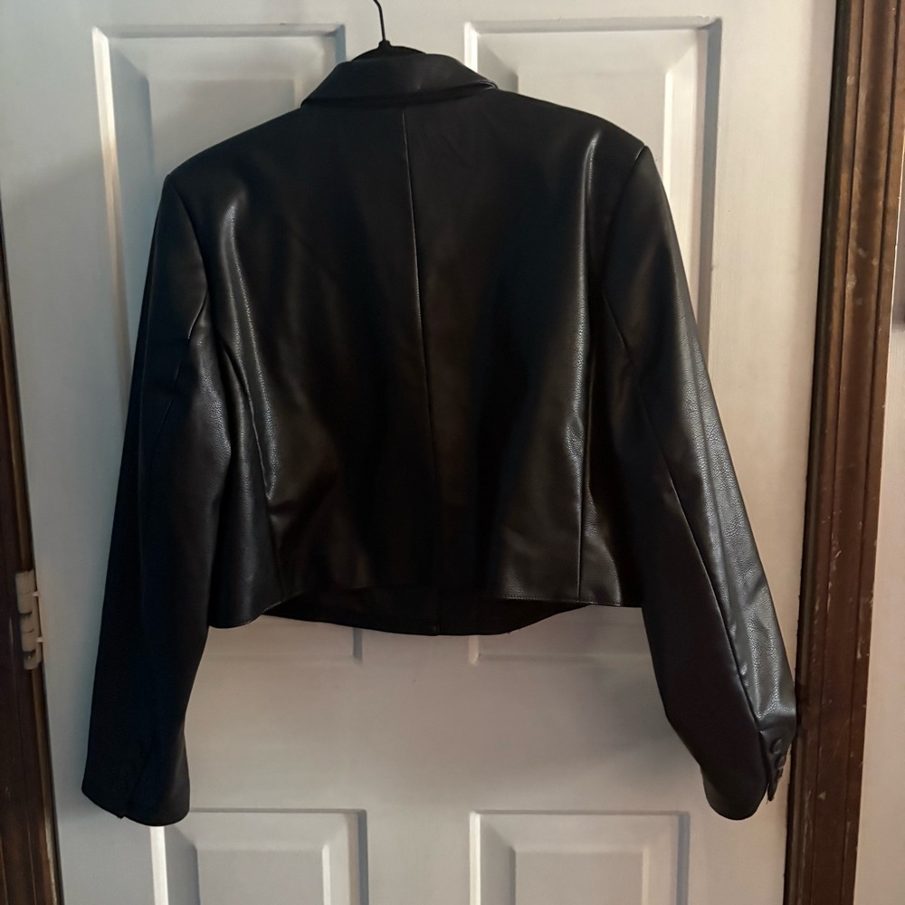 H&M Divided Coated Cropped Jacket - Picture 6 of 8